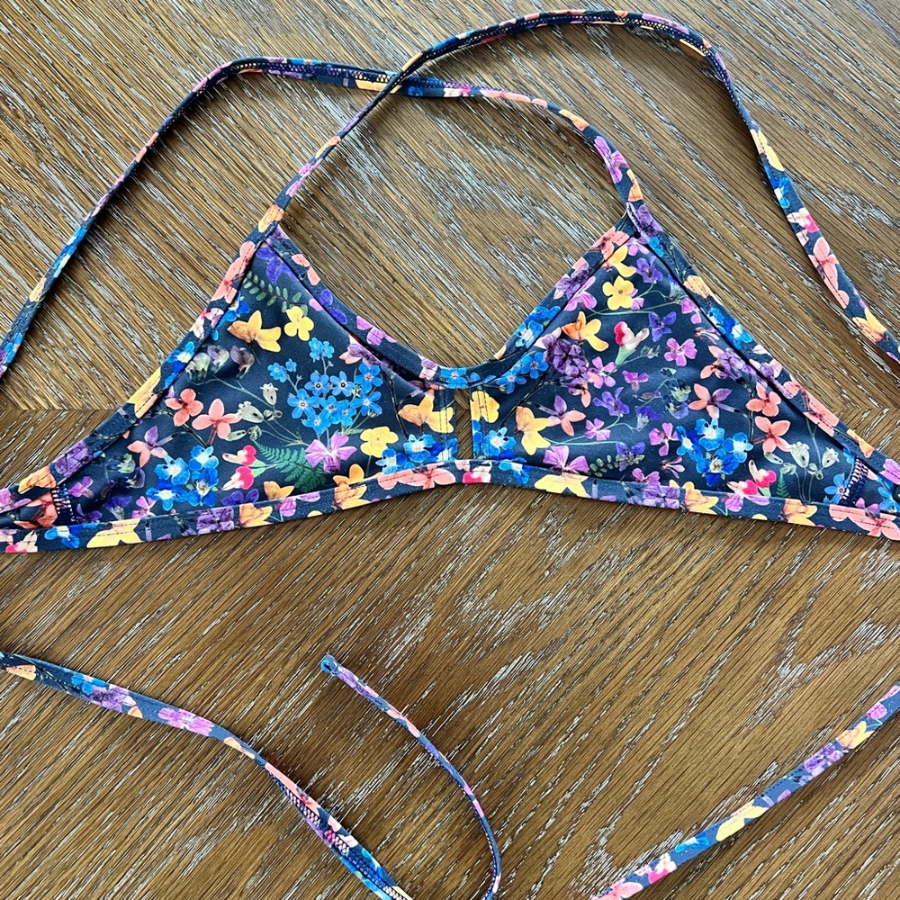 Jolynn women’s vent bikini top S